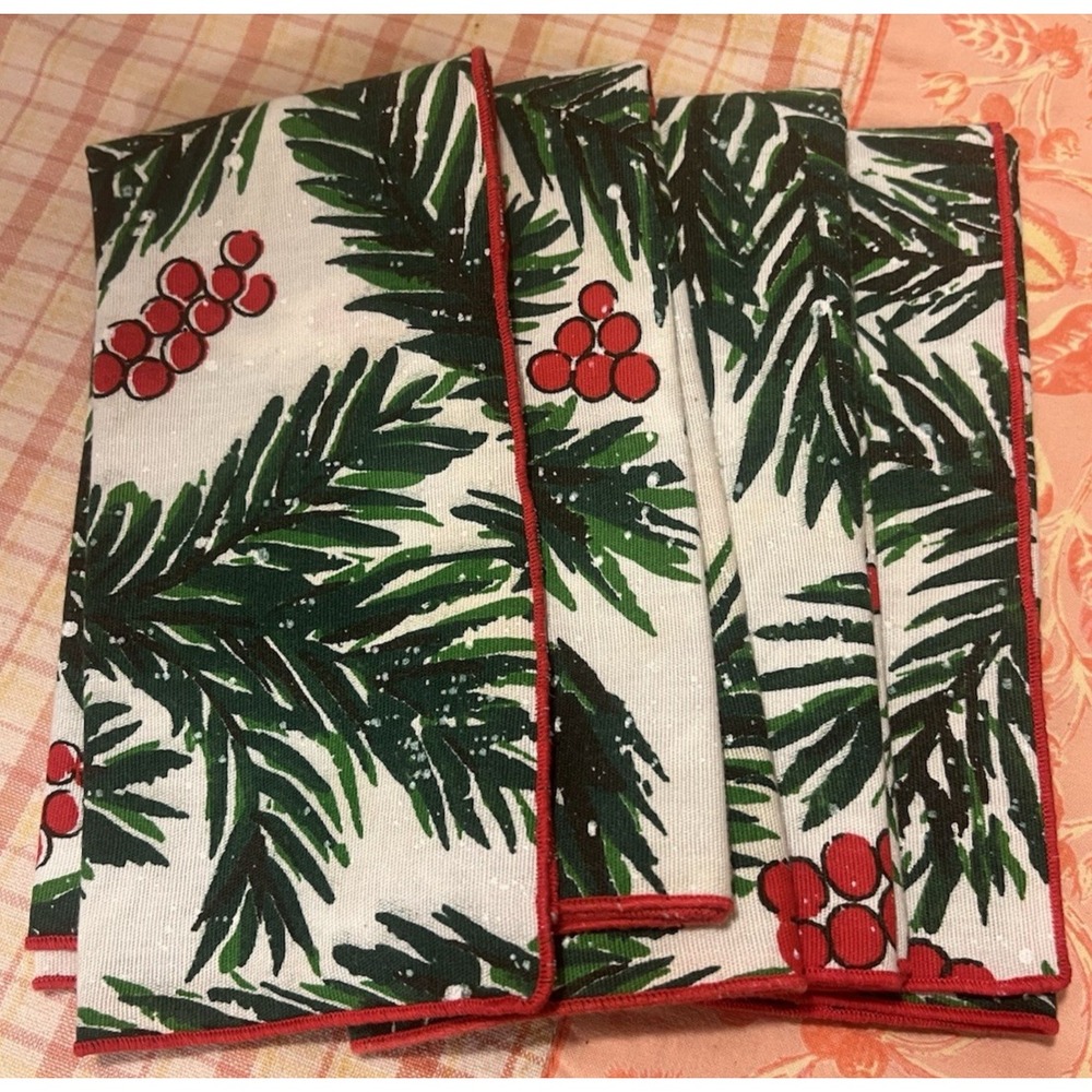 Vintage Set of  4 Christmas Napkins Holiday Pine Tree Berry Holly Pattern Cloth